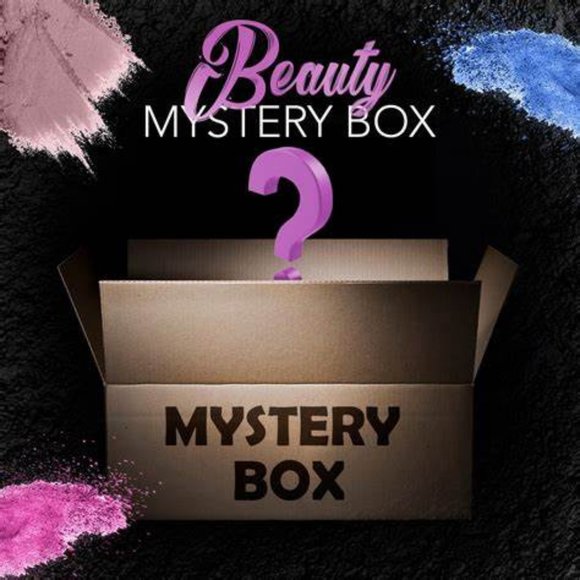 AWESOME WOMEN'S PLUS SIZE ALL Like New EUC MYSTERY BOX!!  $5.95 Shipping! RESELL - Picture 2 of 9